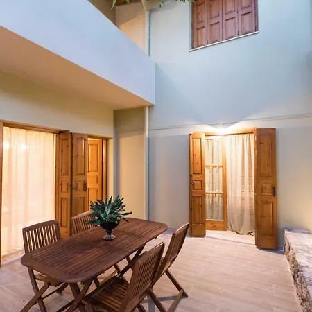 Kamaraki Apt#1 شقة *